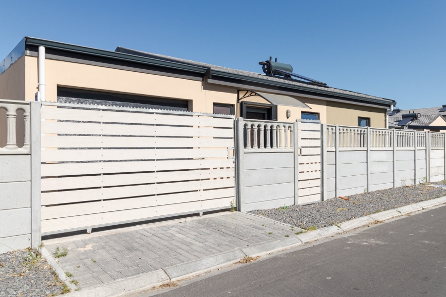 To Let 3 Bedroom Property for Rent in Sunset Glen Western Cape